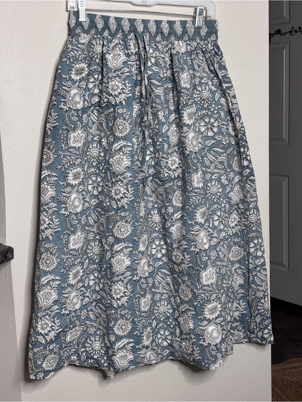 Marea By Liz Joy Women's Smock Waist Midi Skirt Size Sm Blue White FloralPockets